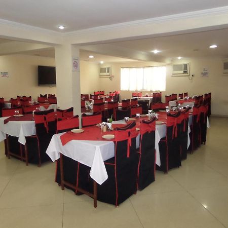 Hotel Newcastle Lagos Buitenkant foto