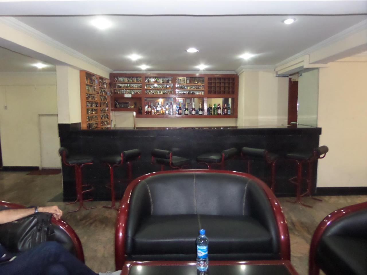 Hotel Newcastle Lagos Buitenkant foto