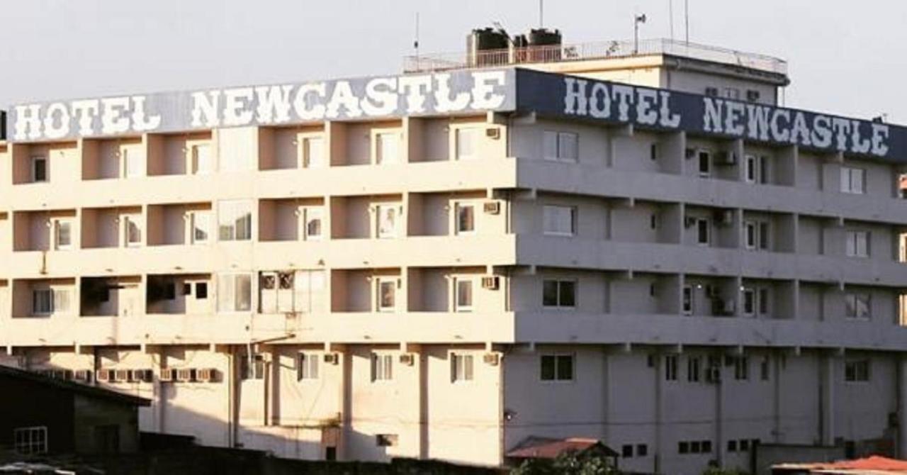 Hotel Newcastle Lagos Buitenkant foto